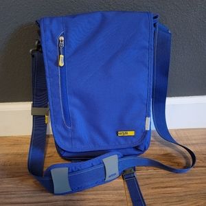 STM Linear Shoulder Bag for iPad/10-Inch Tablets Blue